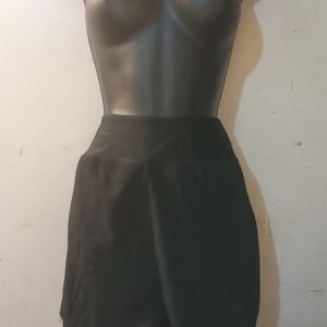 Elegant New (NWT) Size: Medium Black Tournesol Women's Skirt